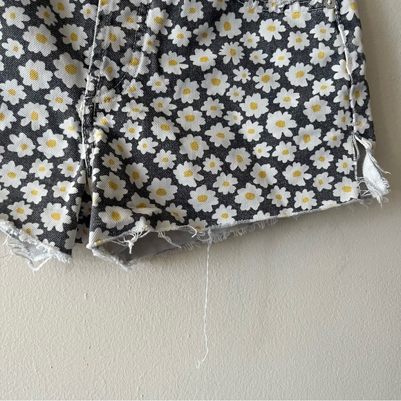 Zara Straight Shorts Daisy Print High Rise Button Fly Women's USA 2 - Picture 9 of 13